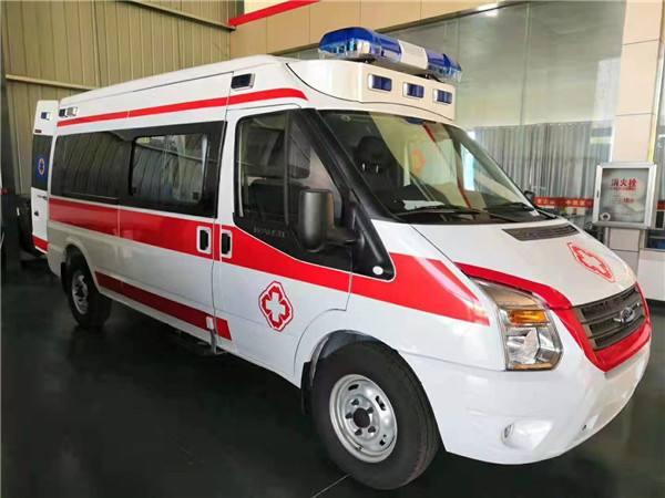 普定县福特V362救护车